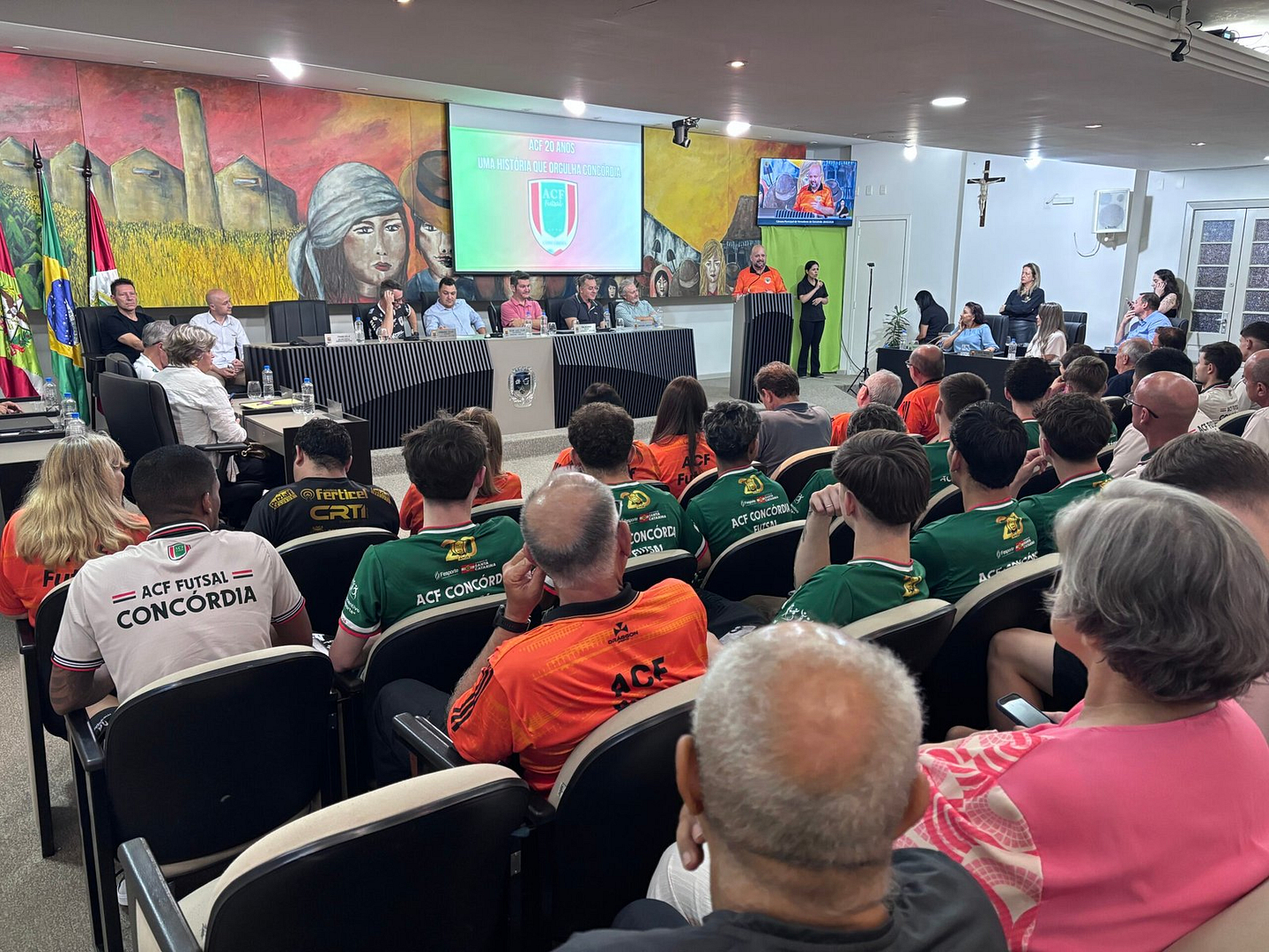 ACF recebe homenagem na Câmara de Vereadores pelos 20 anos 4 IMG 5100 scaled