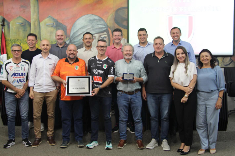 ACF recebe homenagem na Câmara de Vereadores pelos 20 anos 2 Materia 20anos