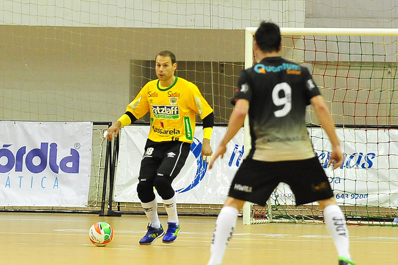 ACF renova com o goleiro Roger 4 Roger