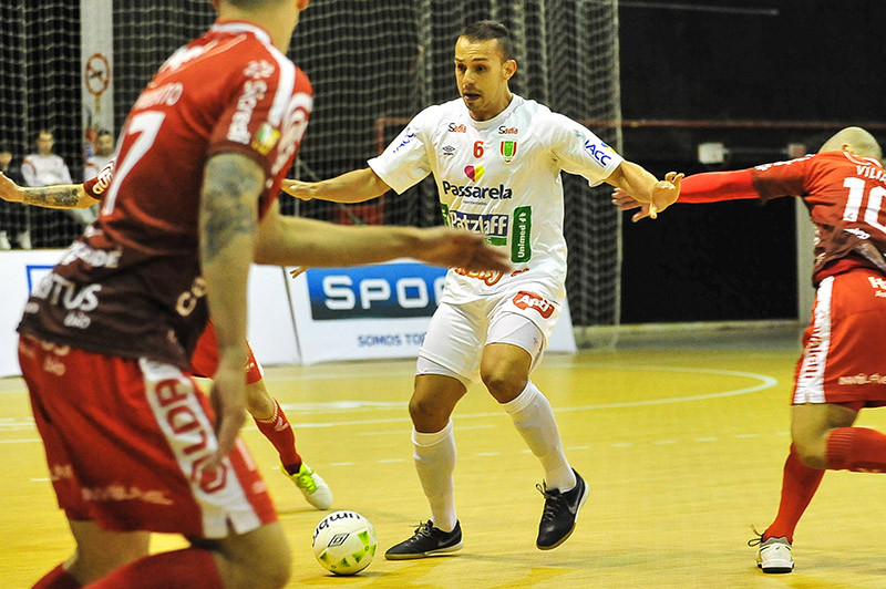 Pivô Italo desfalcará a equipe por algumas partidas 5 italo