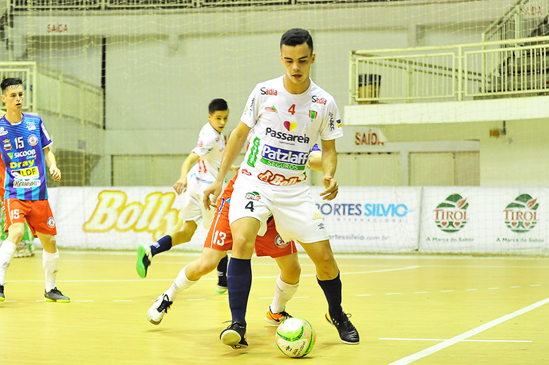 Sub-17 da ACF/FMEC vence pelo Catarinense 2 sub17 release