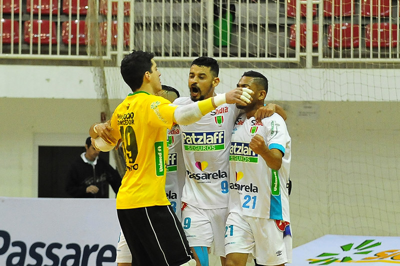 Concórdia vence Tubarão e dá primeiro passo rumo a semifinal 6 concordia comemoracao