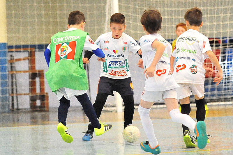 Escolinhas de Futsal da FMEC/ACF, um trabalho sério pensando no bem das crianças e no futuro do esporte 2 escolinhas