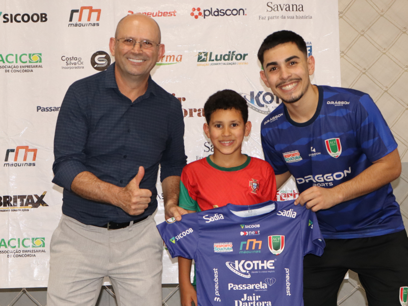 Novos uniformes e parceria com a Unoesc 10 06
