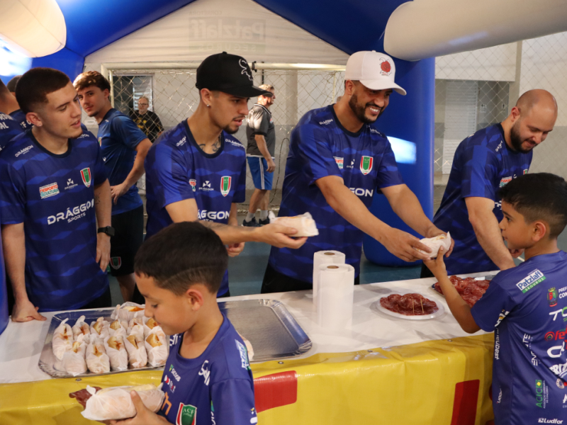 Novos uniformes e parceria com a Unoesc 15 13