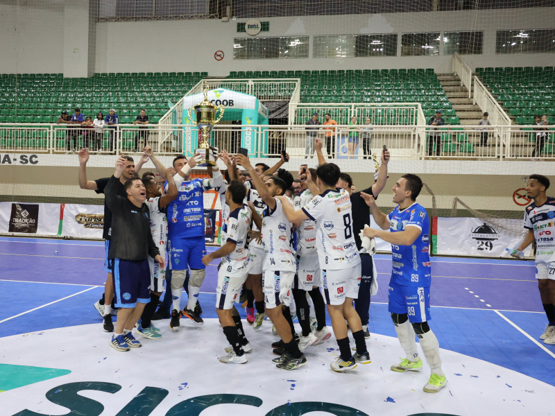 Copa Concórdia de Futsal Sicoob Crediauc chegou ao fim com uma final eletrizante e cheia de emoções! 4 marau