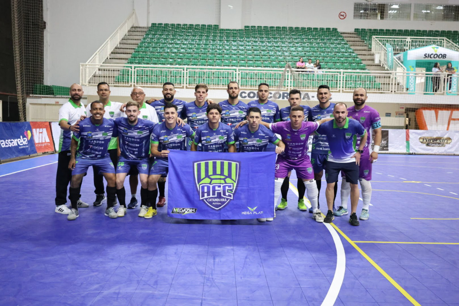 Copa Concórdia de Futsal Sicoob Crediauc chegou ao fim com uma final eletrizante e cheia de emoções! 3 catanduvas